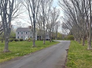 14 Sandy Point Ave, Portsmouth, RI 02871