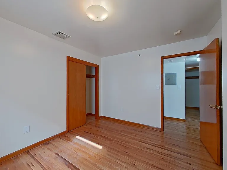 55 Ferguson St #2 — Photo 15