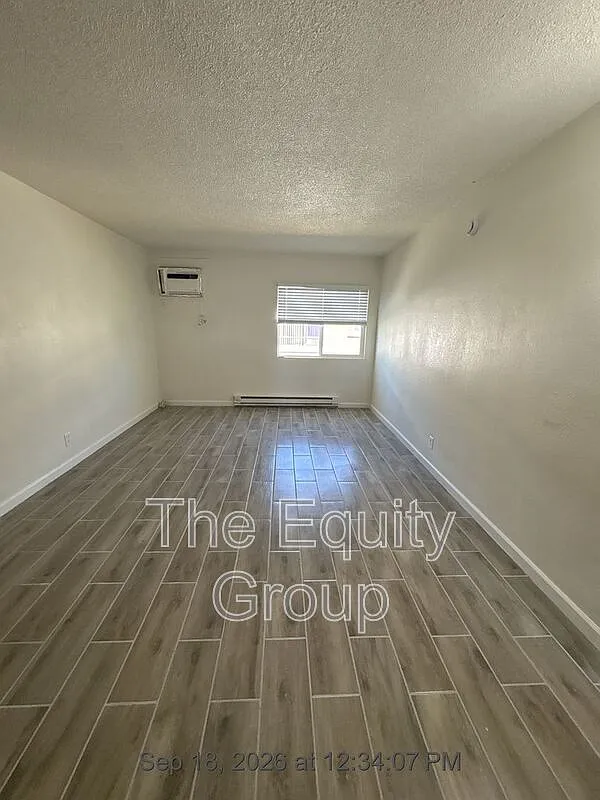 1 bed, 1.0 bath, $1,200 — Photo 3