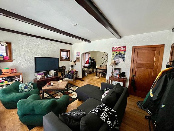 4th image of 4422 N Oakland Ave APT 1