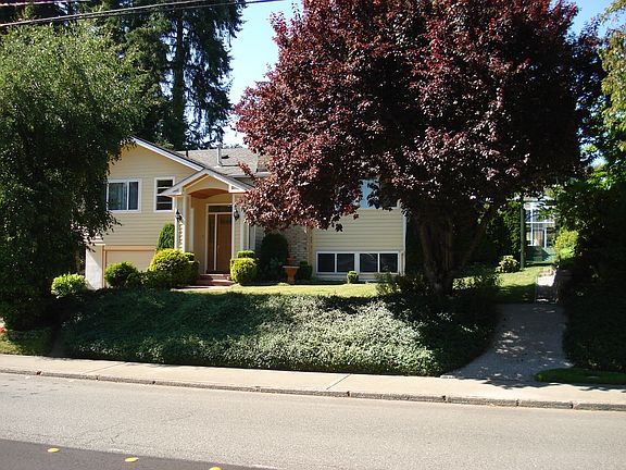 2nd image of 15942 Lake Hills Blvd