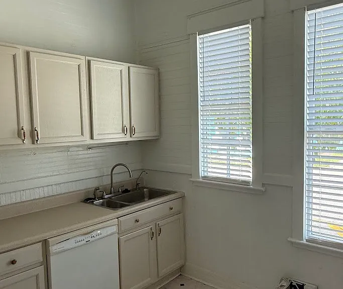 KITCHEN - DISHWASHER