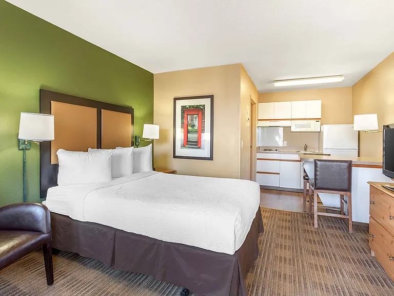 Studio Suite - 1 Queen Bed