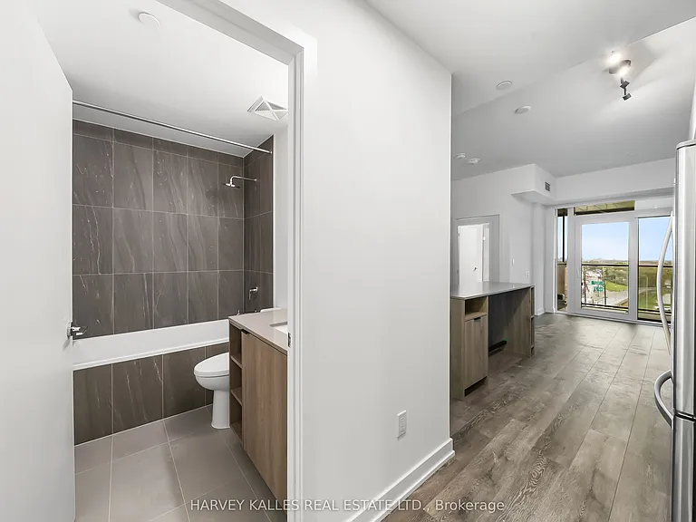 1007 The Queensway #514 — Photo 26