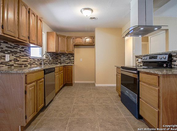 5th image of 1910 Odessa Dr