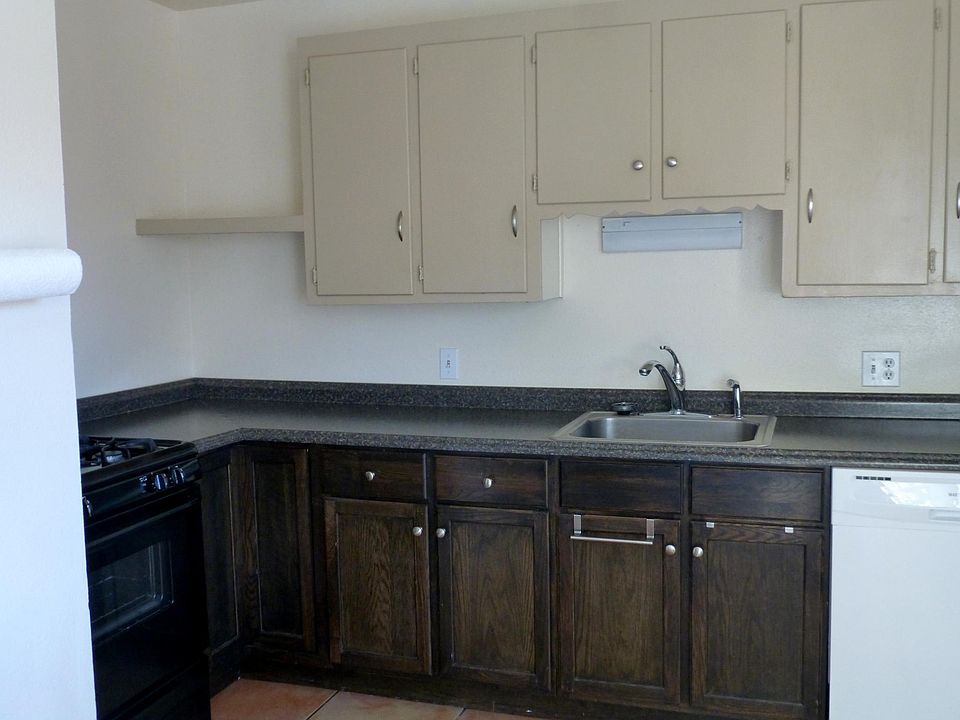 kitchen with gas range and dishwasher