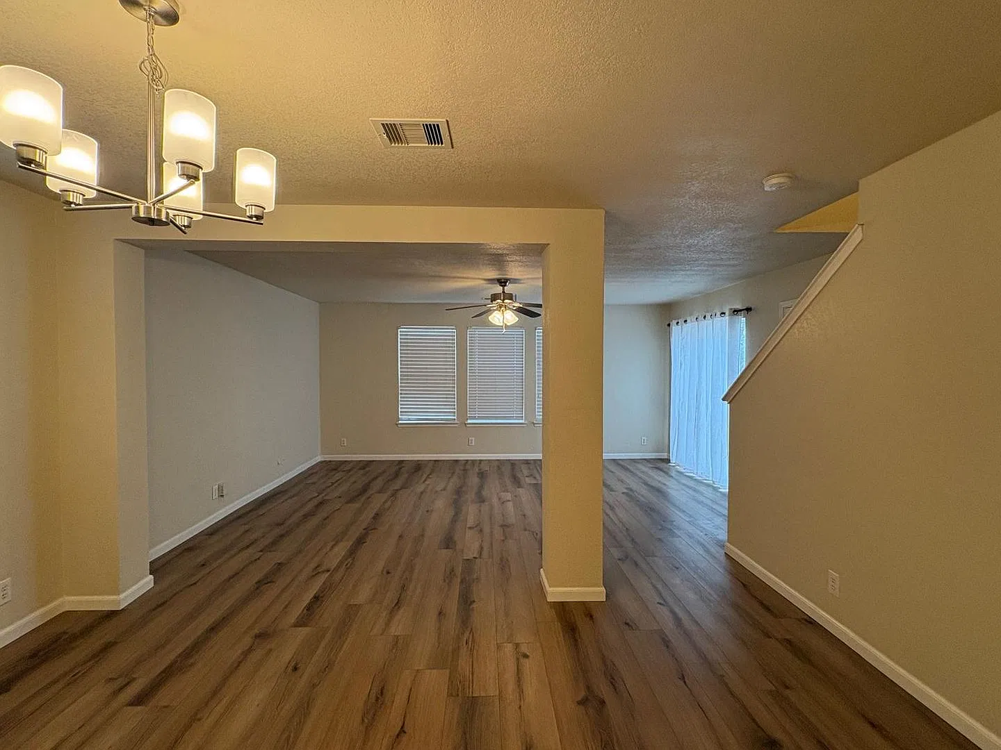 Fall Specials! No Carpet, Wood Floors, Walk-In Closets & Shaded Backyard — Photo 3