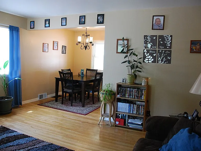 5811 N E St — Photo 12