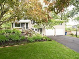 97 Grand View Rd, East Greenwich, RI 02818