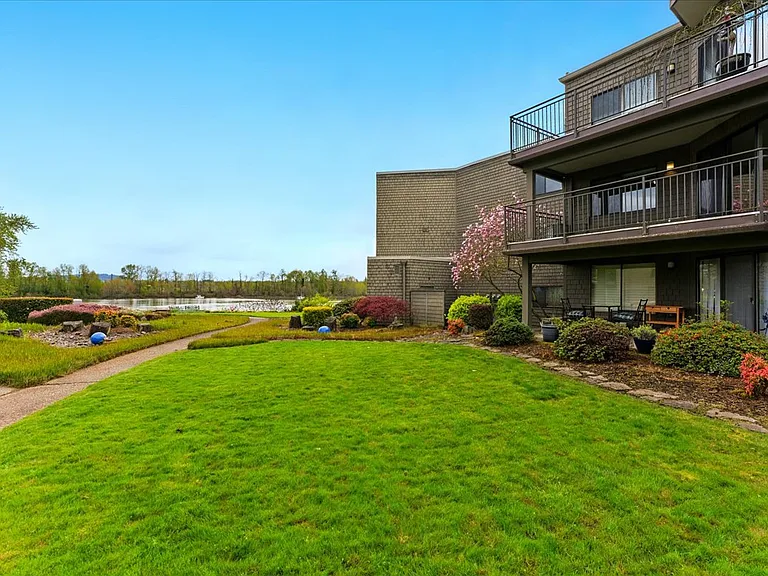 5630 S Riverside Ln #14 — Photo 2