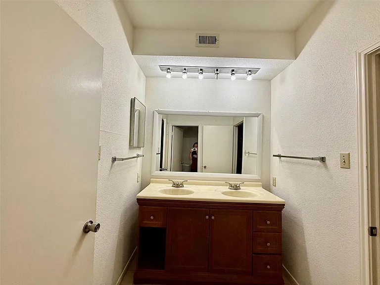 8055 Cambridge St #71 — Photo 20