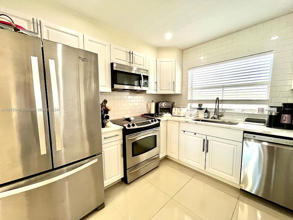 1st image of 9241 Sunrise Lakes Blvd APT 307