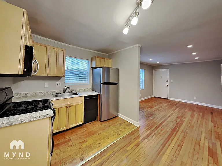 812 Piedmont Ave NE #4 — Photo 2