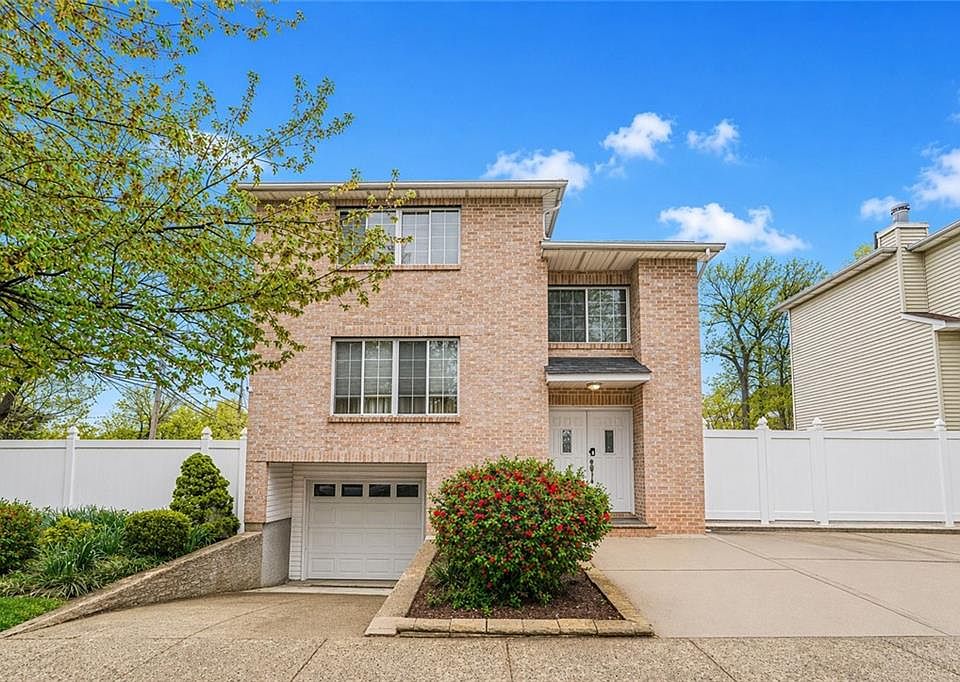 1st image of 68 Eltingville Blvd