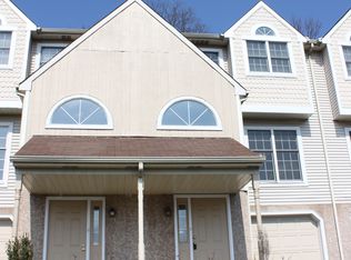 8845 Duveen Dr, Glenside, PA 19038