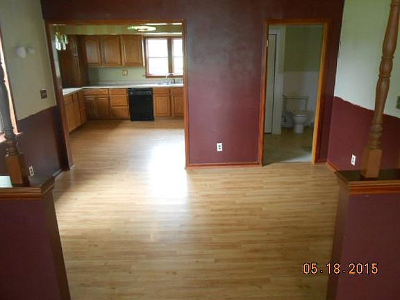 5th image of 706 W Bridge St