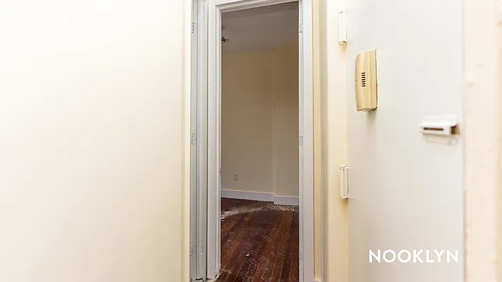 Rented by Nooklyn NYC LLC | media 19