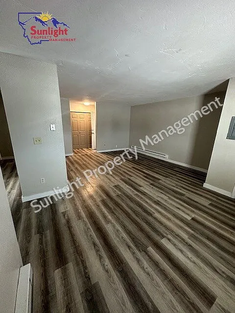 120 Cedar Ave #3