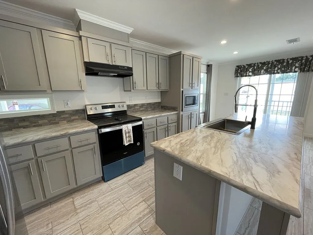 Building Photo - 13124 Lemon Ave #339