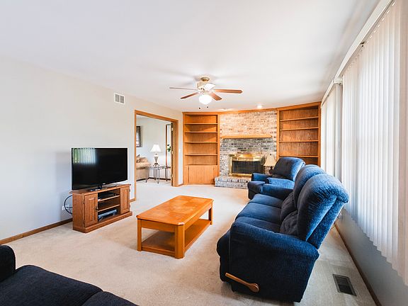 4th image of 549 Farmhill Cir