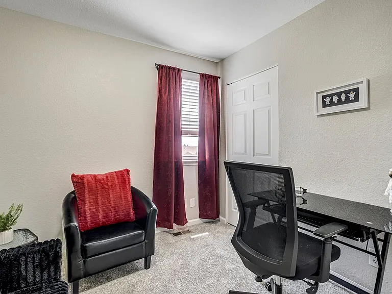 985 Apollo Ct — Photo 24