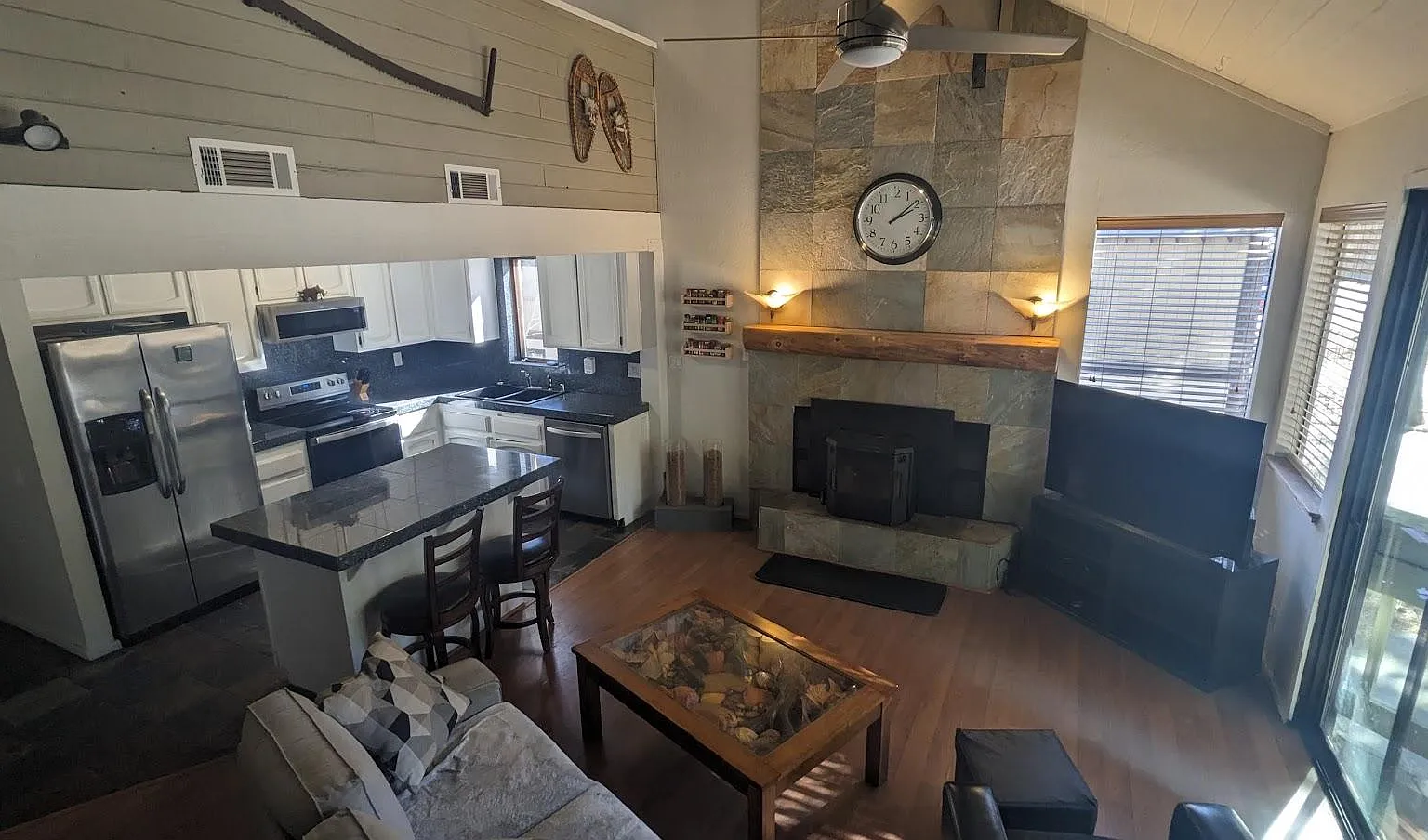 2 bed, 1351 sqft, $4,000 — Photo 1