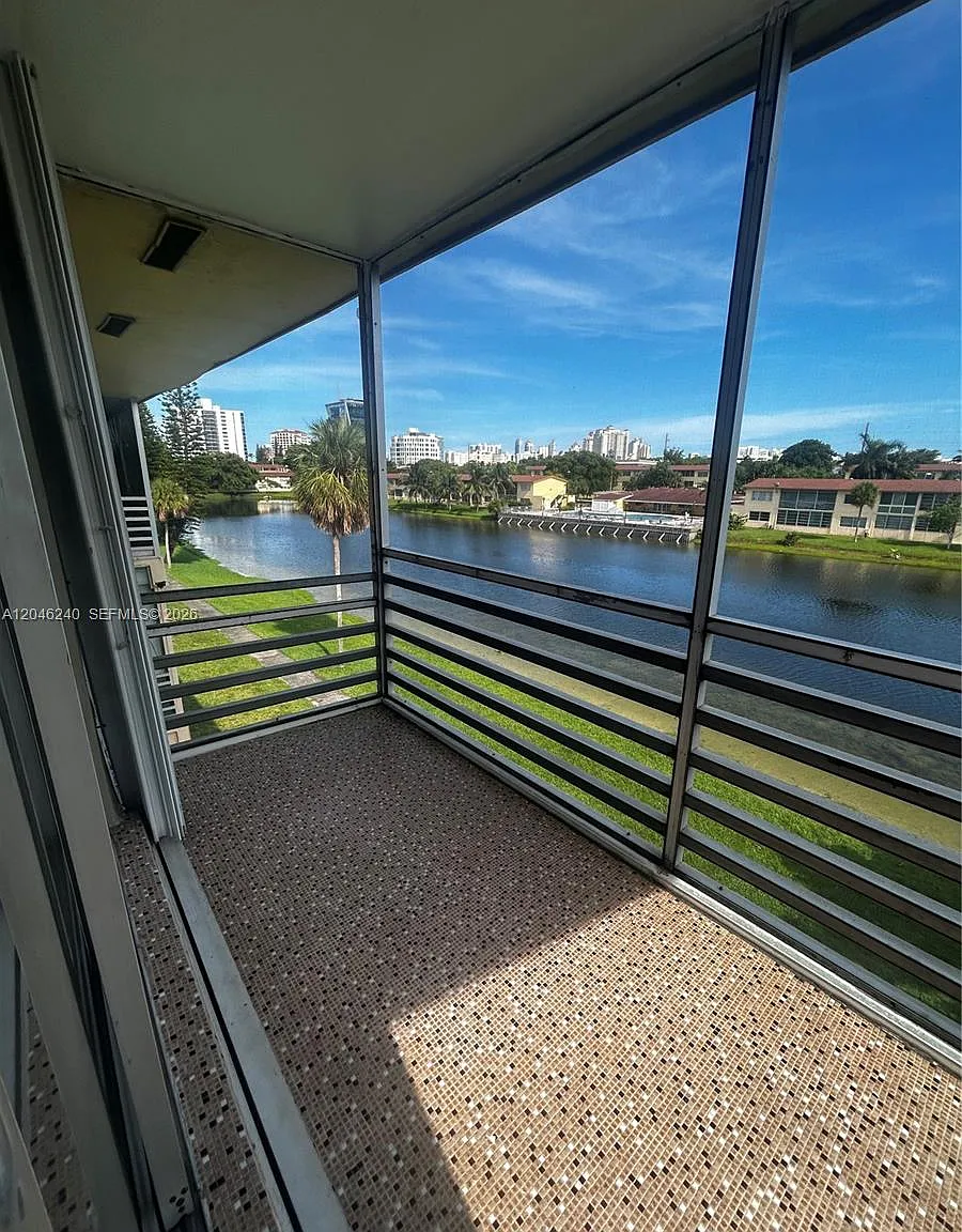 Biscayne Lake Gdn Bldg B — Photo 3