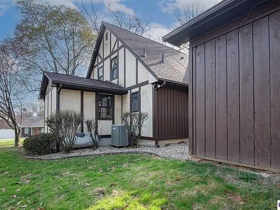 3rd image of 697 Saint Andrews Rd