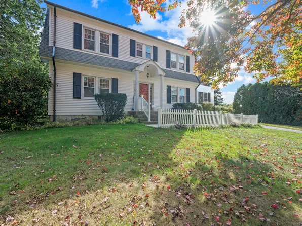 560 Norwich Avenue, Colchester, CT 06415