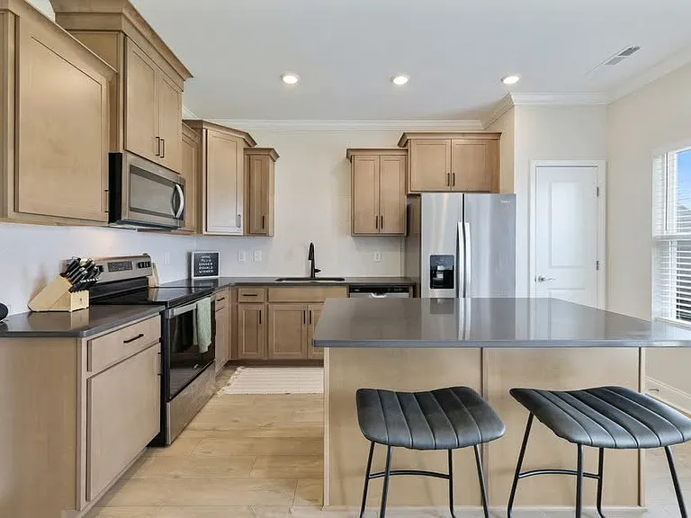 362 Savoy Loop — Photo 3
