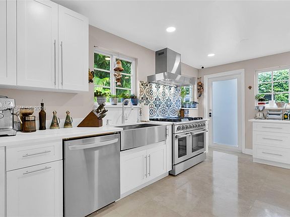 4th image of 4739 SW 5th St