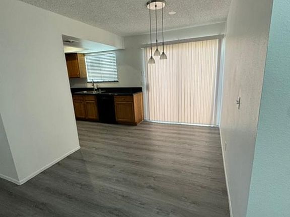 5th image of 534 Dunbar Dr