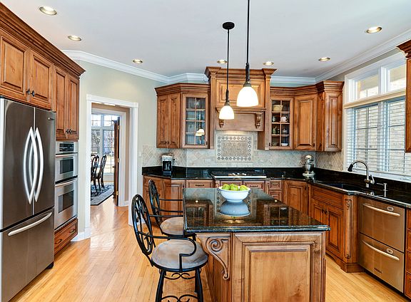 3rd image of 1820 Darien Club Dr