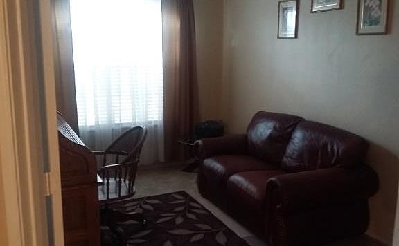 5th image of 110 Pedernales Dr