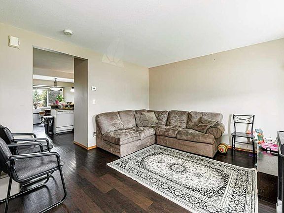 4th image of 9 Lakeview Est