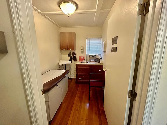 2nd image of 26205 Hillside Ave