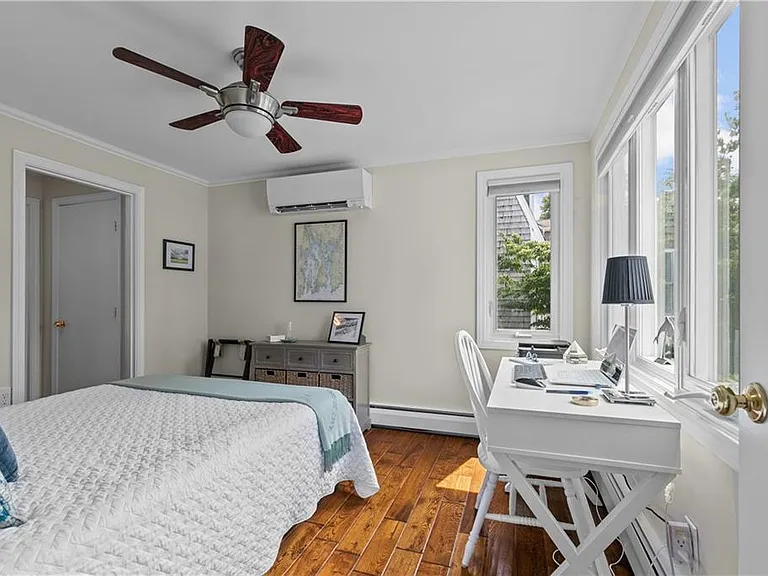 59 Berkley Ave — Photo 12