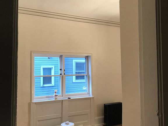 4th image of 266 Yates St