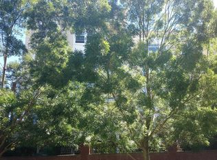 530 4th Ave W APT 303, Seattle, WA 98119
