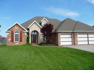 708 N Milton Dr, Nixa, MO 65714