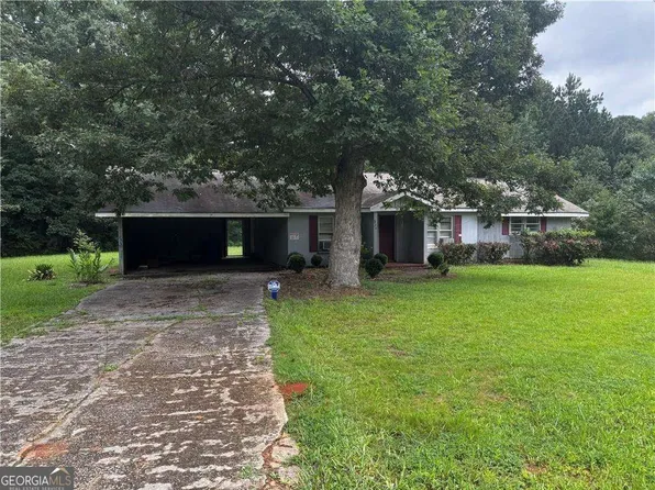 924 Garner Rd SW, Lilburn, GA 30047