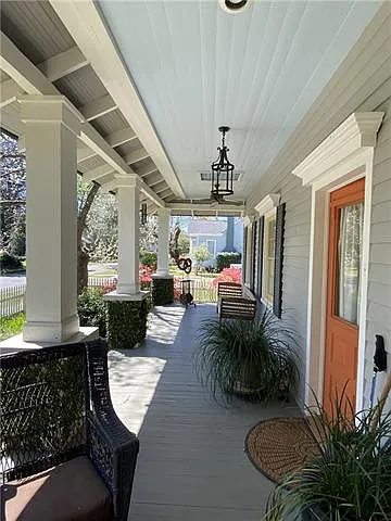 321 S New Hampshire St — Photo 1