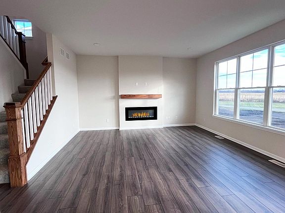 3rd image of 11832 Park St