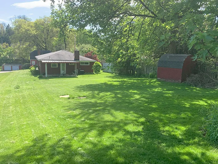 1617 Basil St — Photo 3