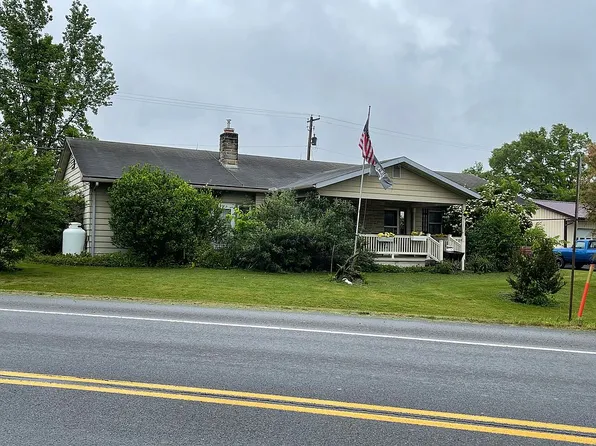 1101 Market St, Port Royal, PA 17082