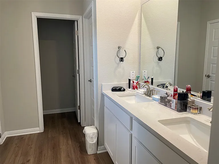 104 Greenspire Downs Dr — Photo 11