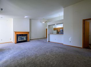 9354 W Loomis Rd UNIT 4, Franklin, WI 53132