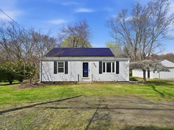 26 Haskell St, Agawam, MA 01001