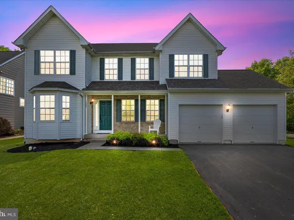 1062 Spring Meadow Dr, Quakertown, PA 18951