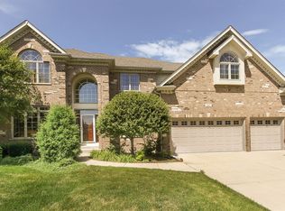 307 White Pines Ln, Oswego, IL